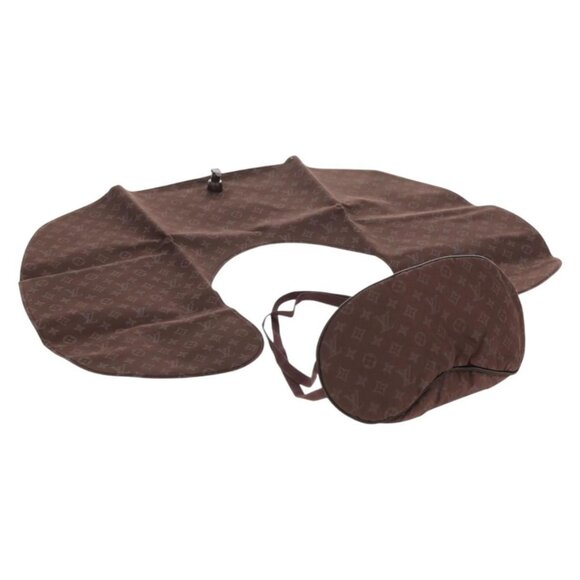 LOUIS VUITTON Mini Lin 2005 VIP Only Voyage Kit Pouch